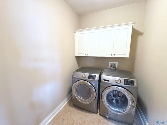 Building Photo - 126 Windridge Way SW