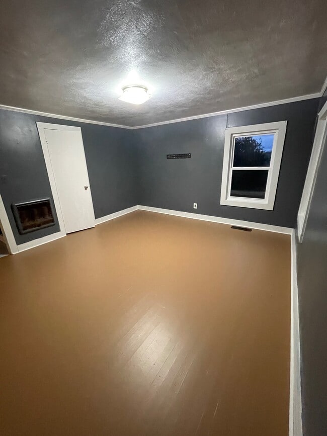 Building Photo - 13958 Bainbridge Rd