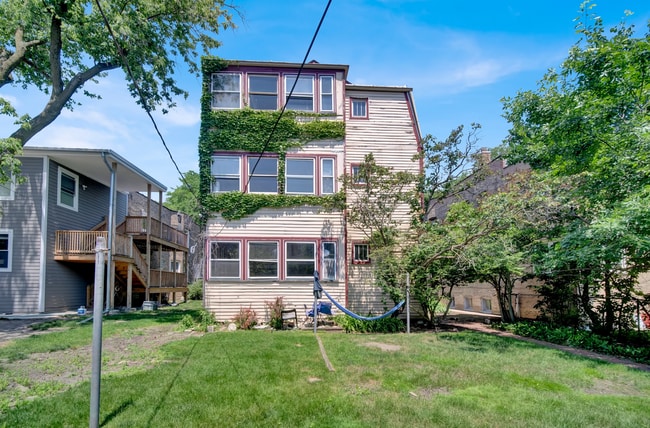 Building Photo - 826 Hamlin St