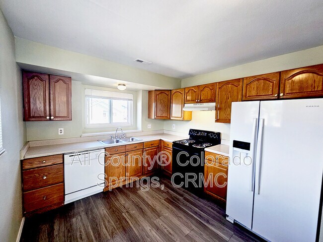 Building Photo - 1010 Mazatlan Cir