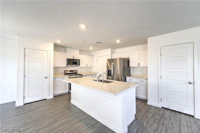 Building Photo - 776 Fallen Phoenix St