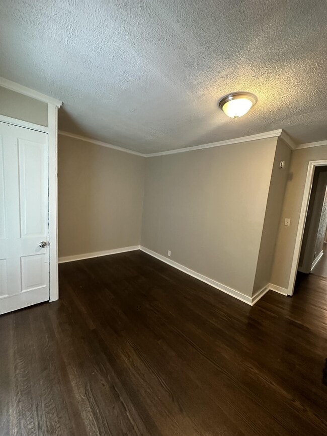 Building Photo - 3828 E 11th St