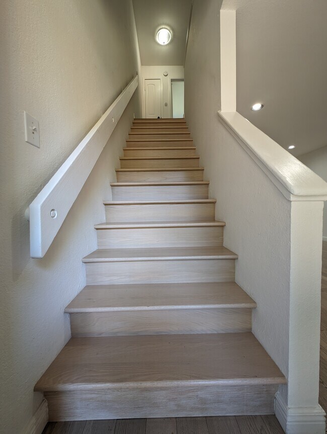 Building Photo - 38627 Cherry Ln