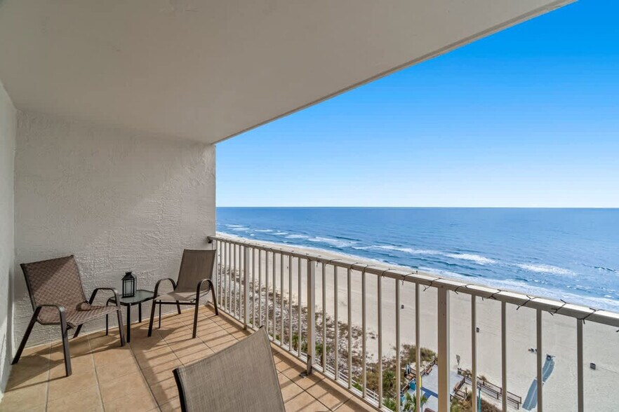 Building Photo - 8743 Thomas Dr