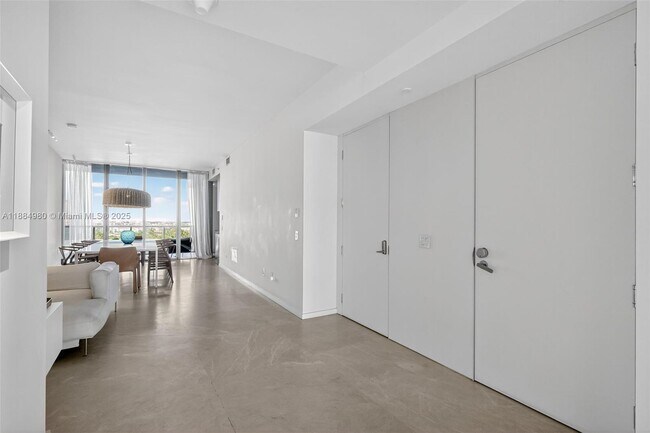 Building Photo - 9705 Collins Ave