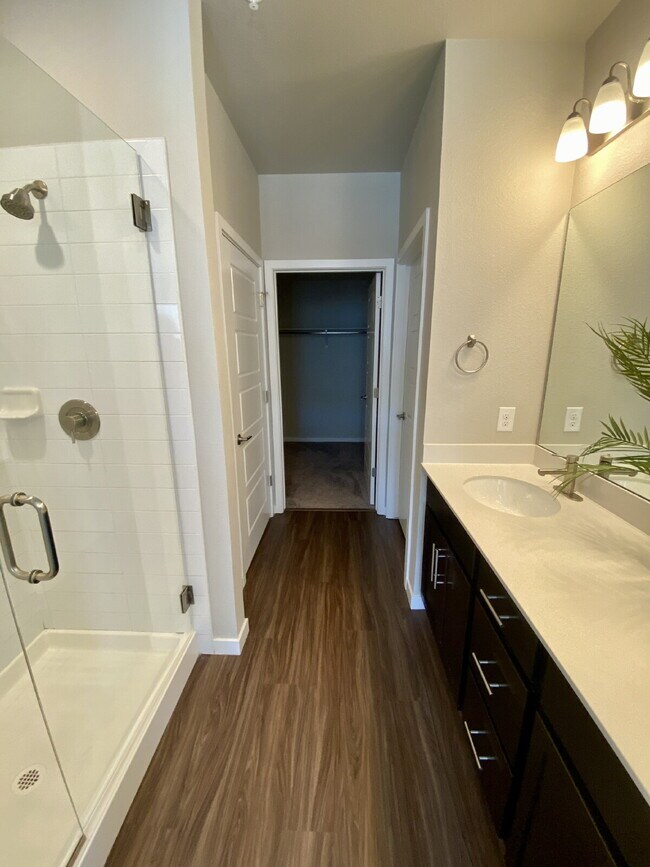 Building Photo - Don’t Miss Out on this 2 Bed/2 Bed in Litt...
