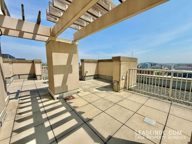 Building Photo - 811 4th St NW