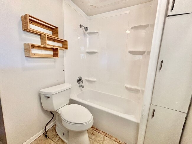Building Photo - Unfurnished 2 Bedroom Manufactured Home in Barefoot Bay Available Now!