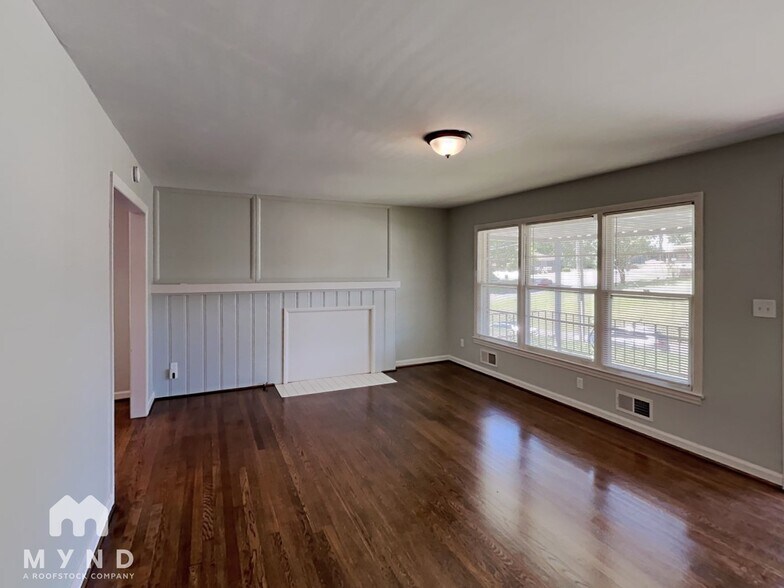 Building Photo - 304 Ridgewood Ave
