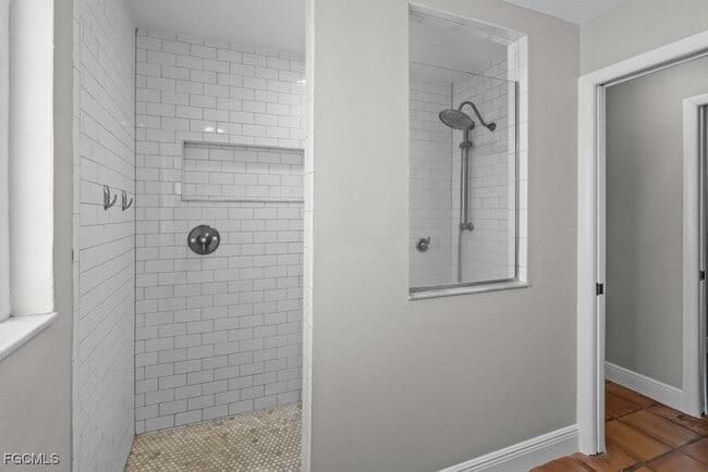 Building Photo - 1384 Burgundy Dr