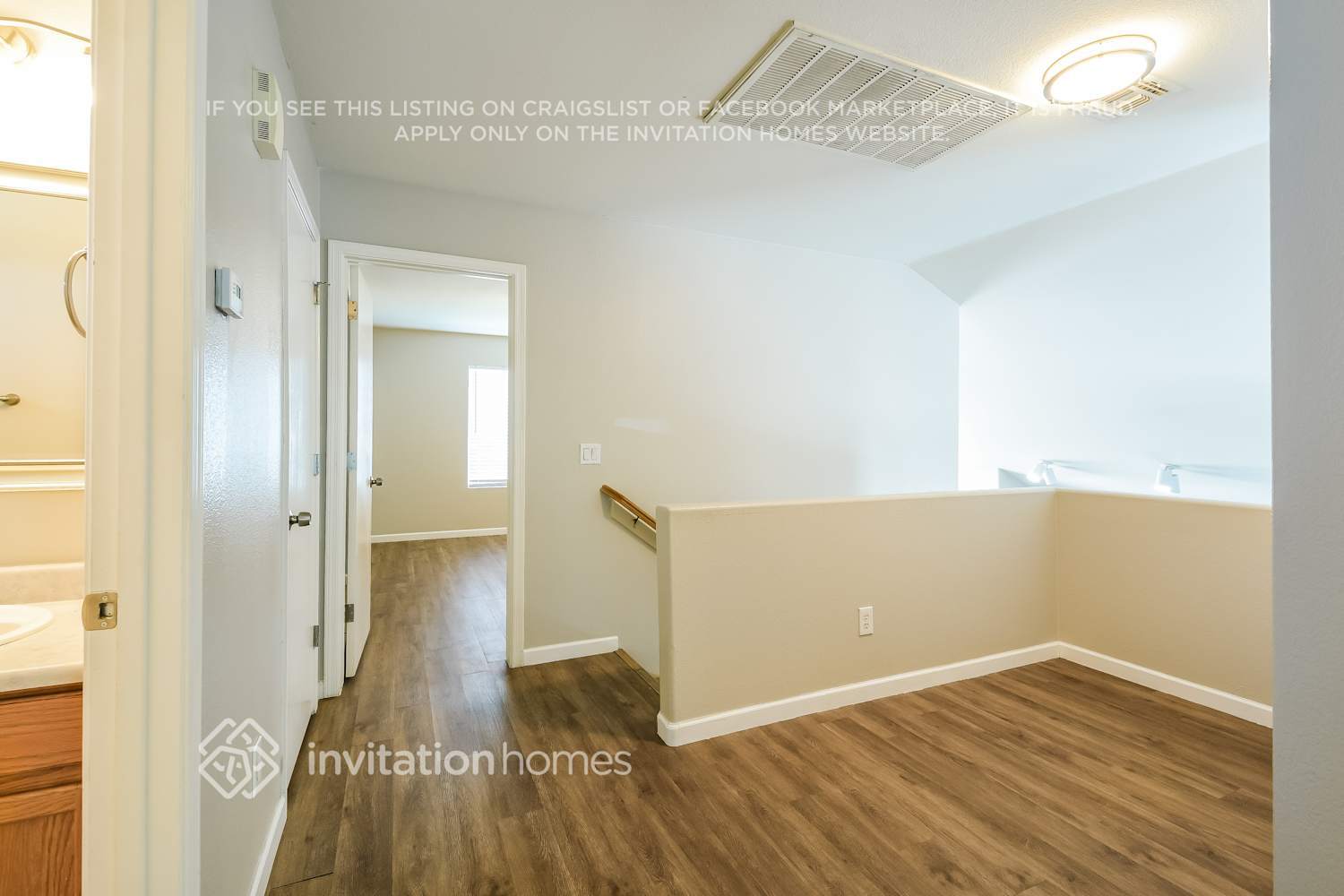 Building Photo - 8614 W Echo Ln