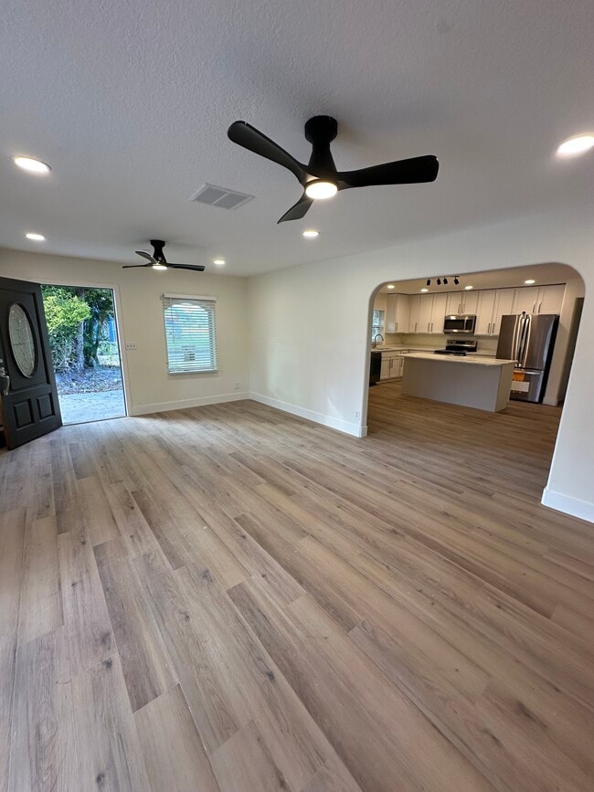 Building Photo - 3111 W Spruce St