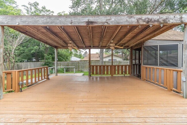 Building Photo - 11101 Froke Cedar Trail
