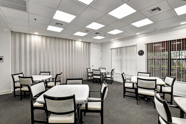 Building Photo - 7585 Lexington Club Blvd