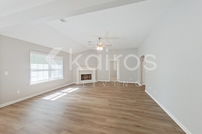 Building Photo - 749 Park Ln