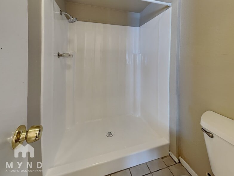 Building Photo - 8343 N 59th Dr