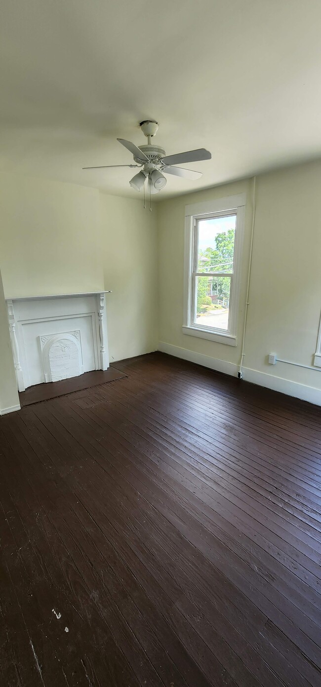 Bedroom - 712 Halifax St