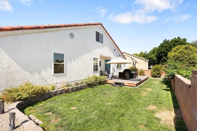 Building Photo - Spacious 6 Bedroom Home in La Verkin!