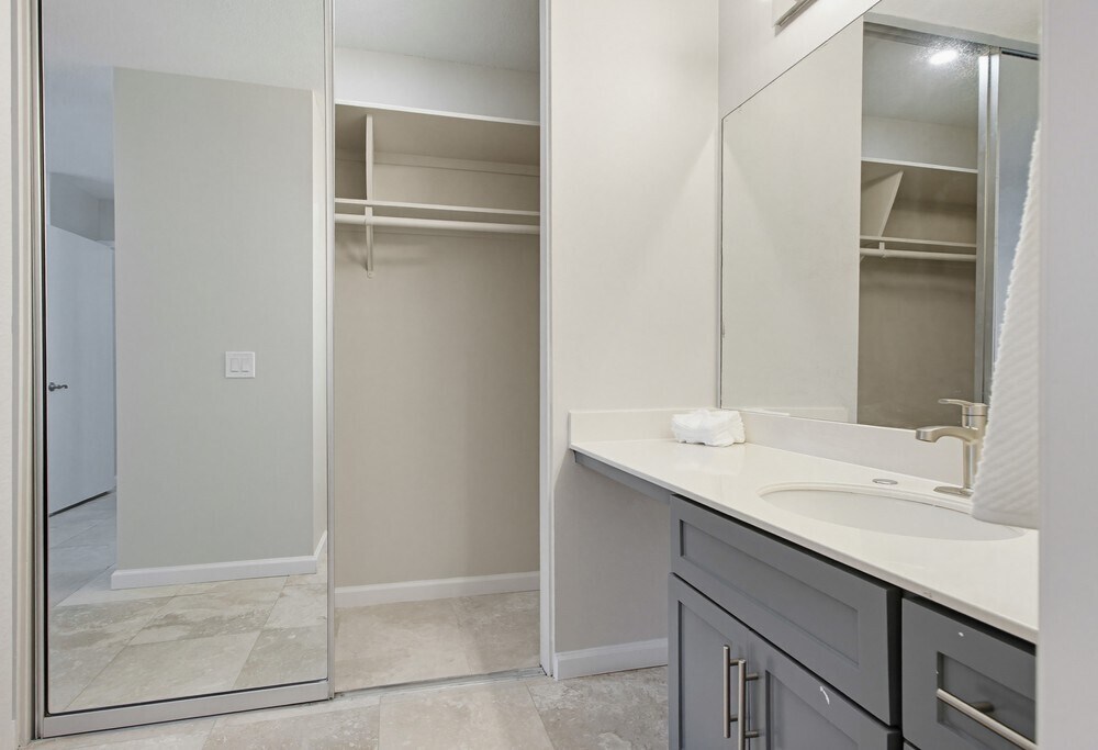 Building Photo - 17440 Plaza Cerado