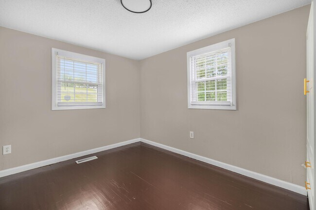 Building Photo - 207 Morelock Dr