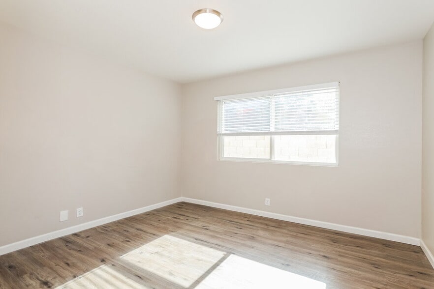 Building Photo - 23837 N 40th Dr