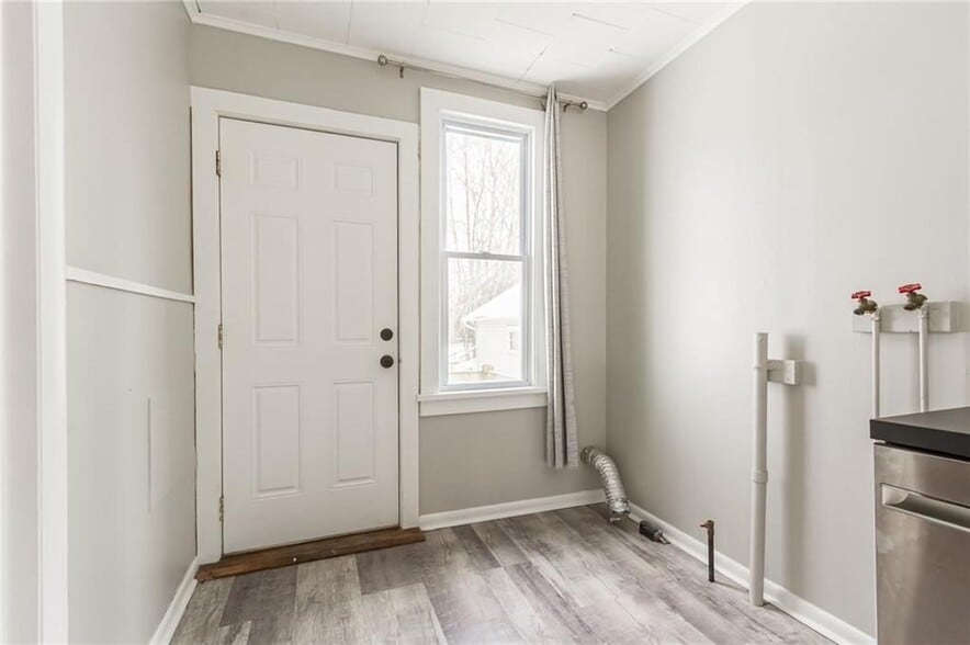 Building Photo - 98 South Ave