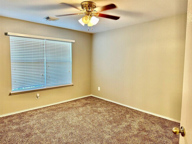 Building Photo - 29631 Evergreen Hills Dr