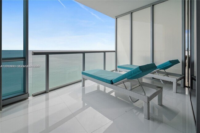 Building Photo - 17121 Collins Ave