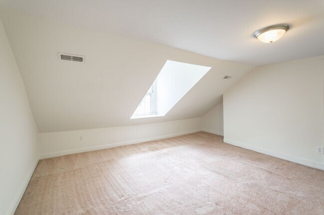 Building Photo - 535 Spruce St