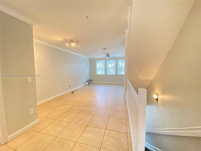 Building Photo - 770 Millbrae Ct