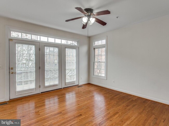 Building Photo - 701 Fitzhugh Way