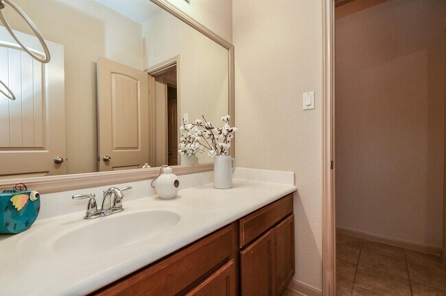Building Photo - 110 Sweet Leaf Grove Ln