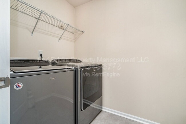 Building Photo - 532 Oak Forest Ln
