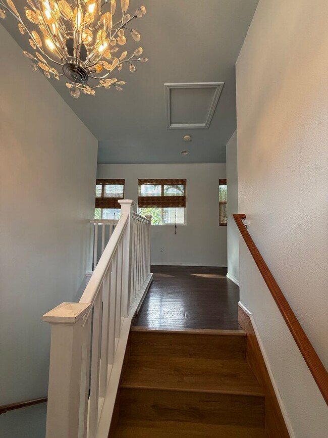 Building Photo - Spacious 4 Bed, 3 Bath in Ocean Pointe.