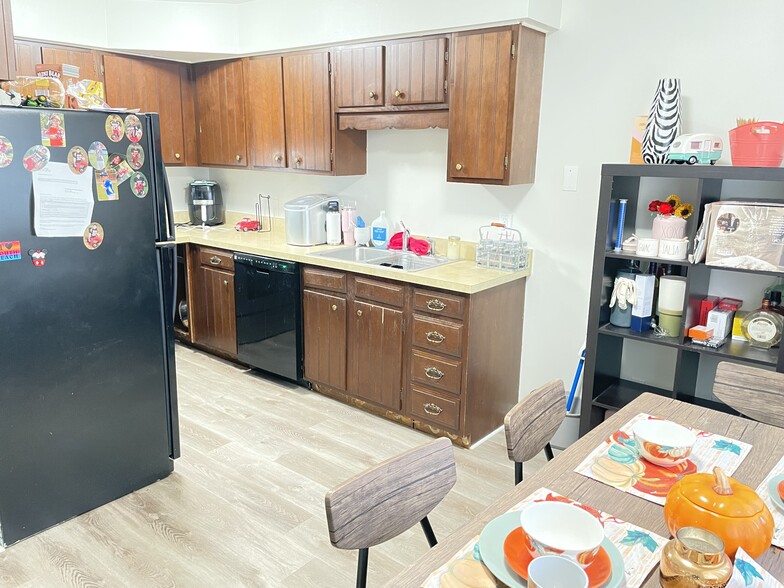 Building Photo - 961 High Meadow Dr