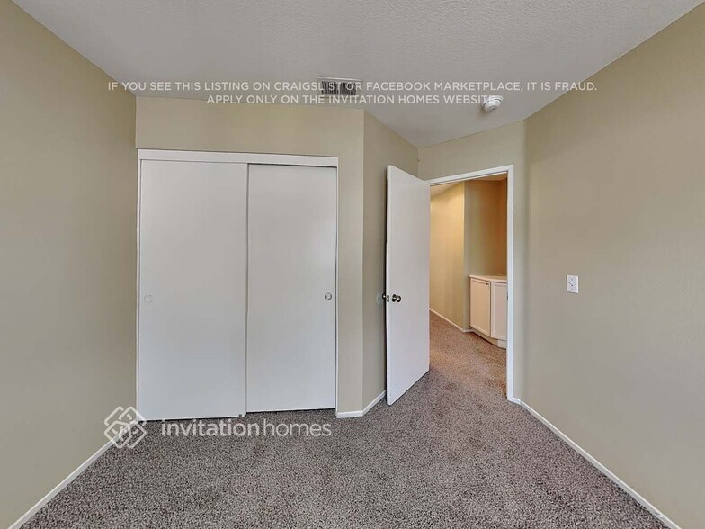 Building Photo - 892 Pathfinder Way