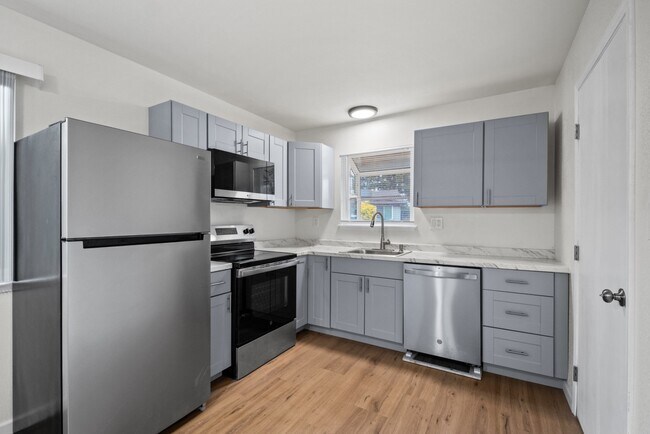 Building Photo - 441-443 Pheasant Ln