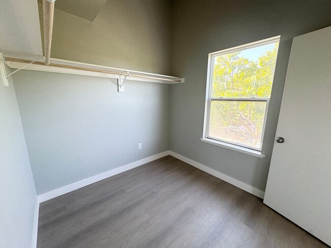 Building Photo - Executive Fully Upgraded Condo in Downtown Livermore