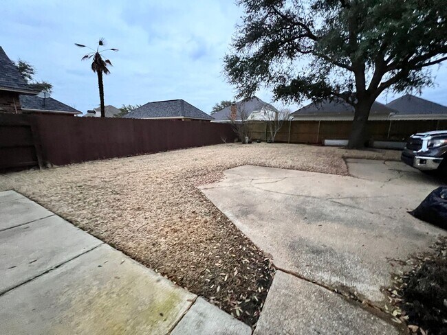 Building Photo - Gorgeous home in Greenacres -North Bossier... Close to Barksdale Air Force Base