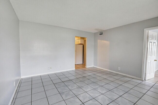 Building Photo - 1490 NW 20th St