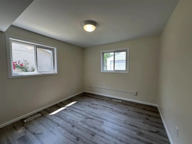 Building Photo - 3004-3006 Stanford Ave