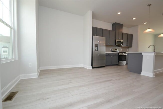 Building Photo - 1509 Village Hall Ln