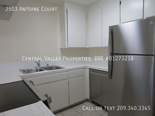 Building Photo - 2503 Antoine Ct
