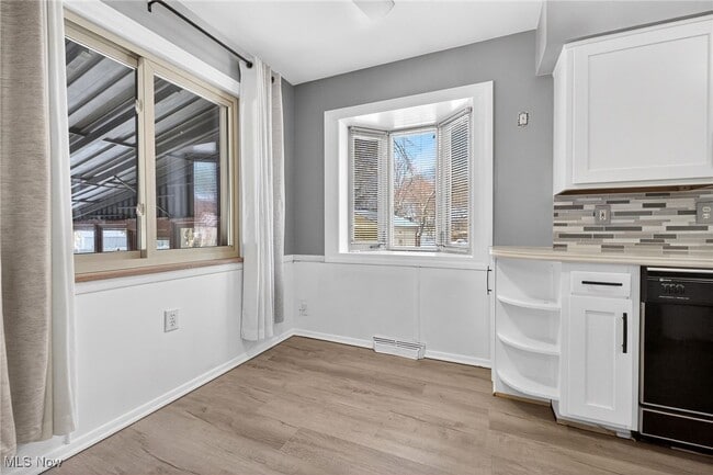 Building Photo - 8310 Broadview Rd