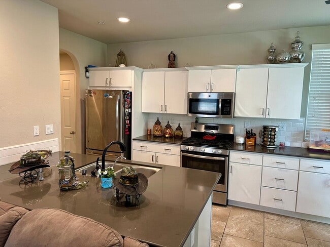 Building Photo - Stunning 3-Bed, 2.5-Bath Home Near Clovis ...