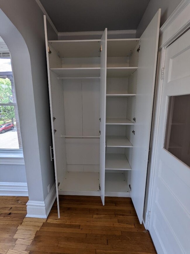 Building Photo - 4227 Botanical Ave