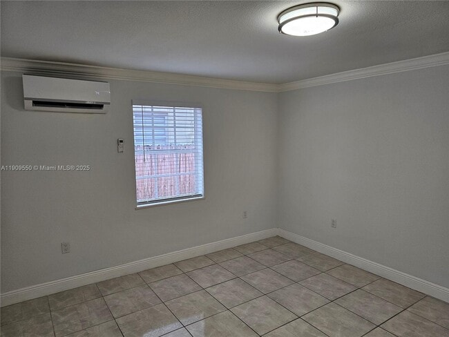 Building Photo - 651 SW 66th Ave