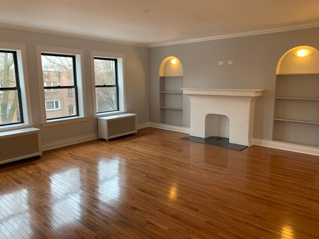 Living Room - 2308 W Farwell Ave