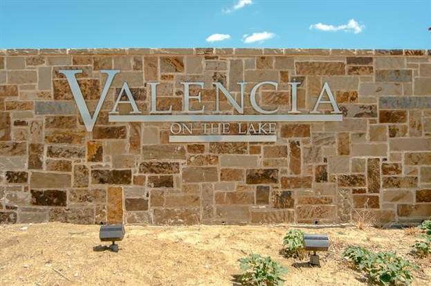 Building Photo - 2037 Almassera Dr