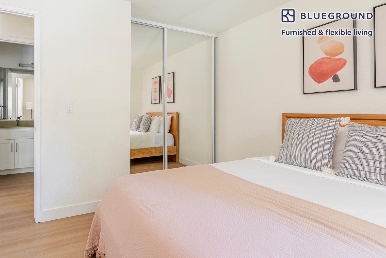 Building Photo - 1600 Villa St